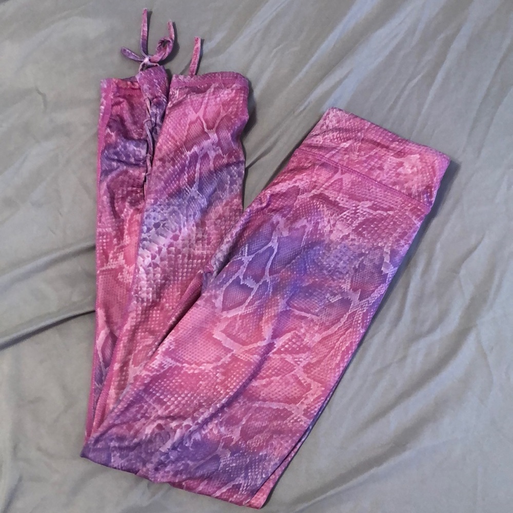 dragon print leggings